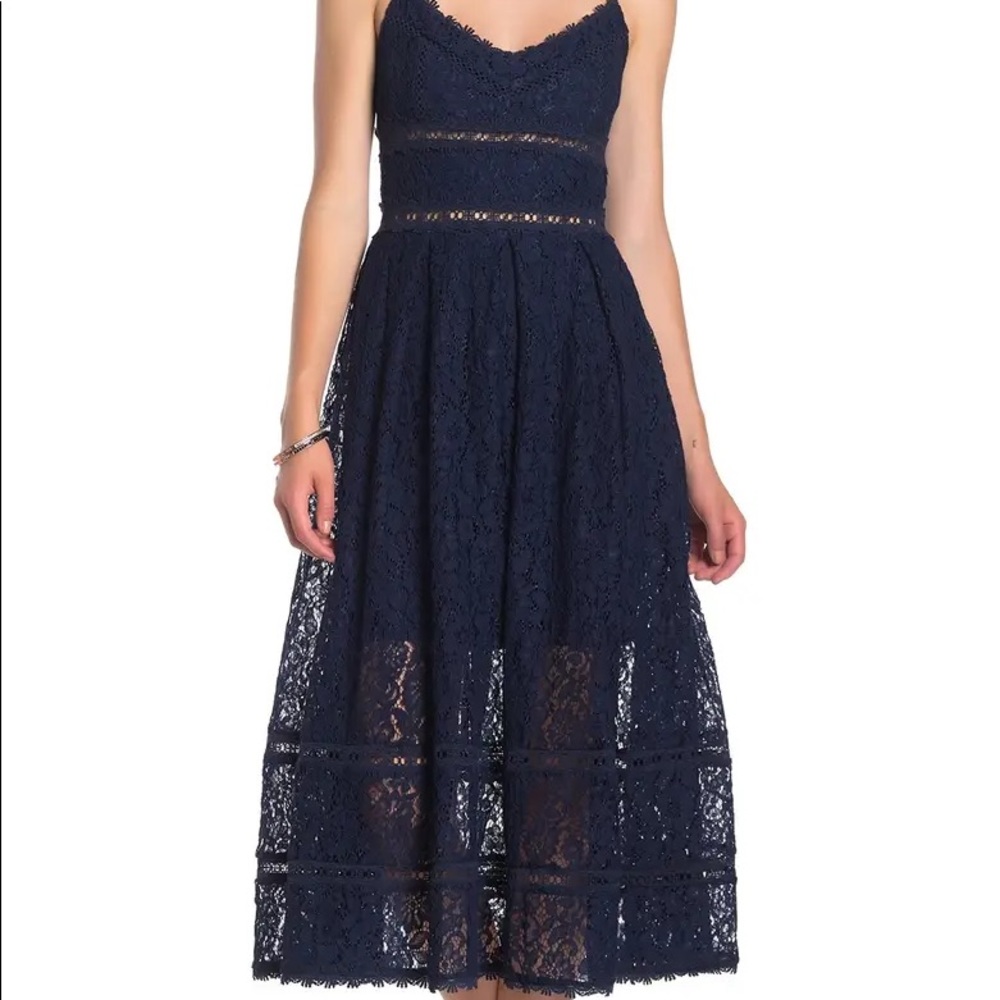 ✨ HOST PICK ✨ NSR Sleeveless Lace Midi Dress Black - S - NWT - peekaboo midriff - Picture 2 of 14